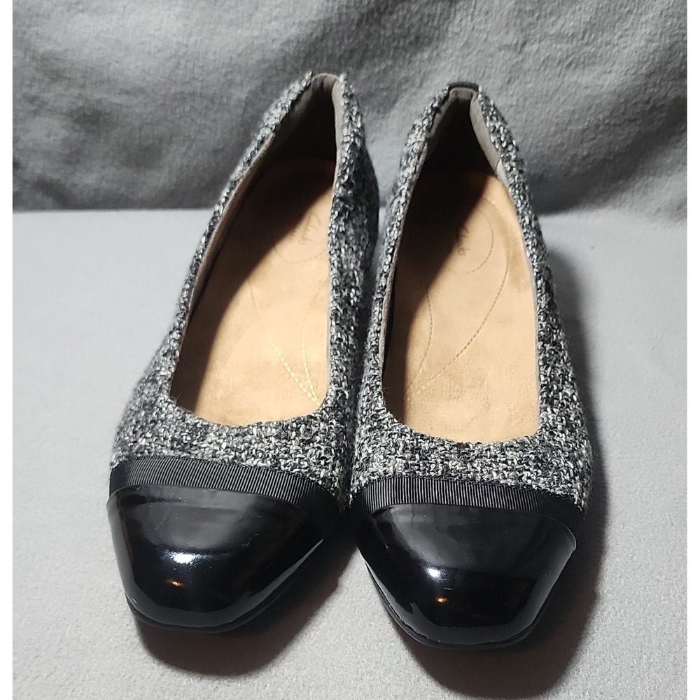 Clarks Gray Black Cap Toe Flats Women's Size 12